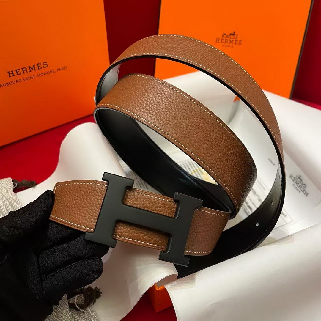 Constance Belt Buckle & Reversible Leather Strap 38 mm Box 135 and Togo Calfskin So Black Metal Finish Buckle Noir Gold
