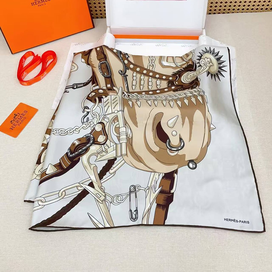 Hermes Cheval Heavy Metal Scarf 100 Cashmere and Silk H104295T 05 - Image 2
