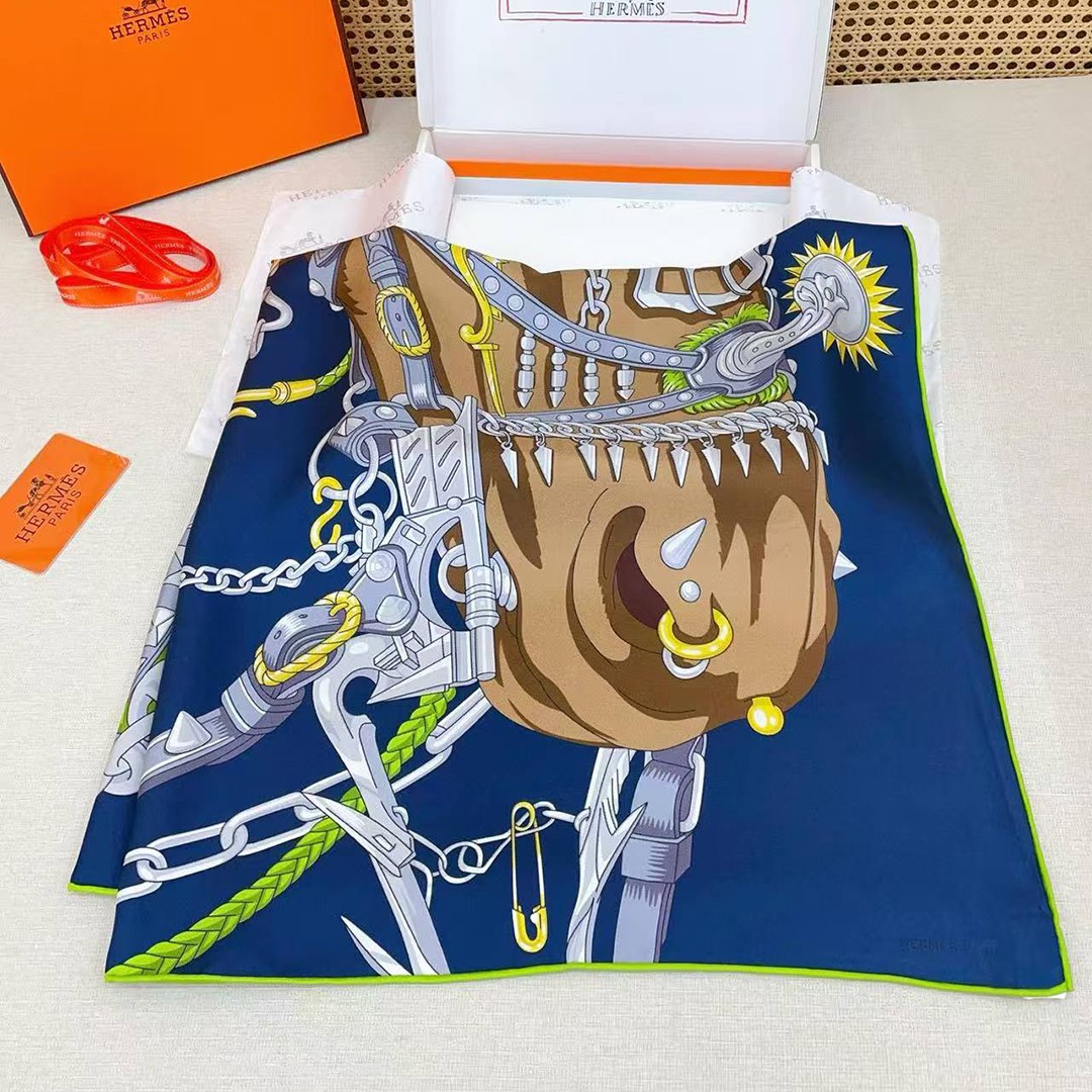 Hermes Cheval Heavy Metal Scarf 100 Cashmere and Silk H104295T 05 - Image 4