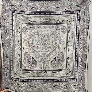 Hermes Cheval de Coeur Bandana Shawl 140 70% Cashmere 30% Silk H244259S 05 - Image 10