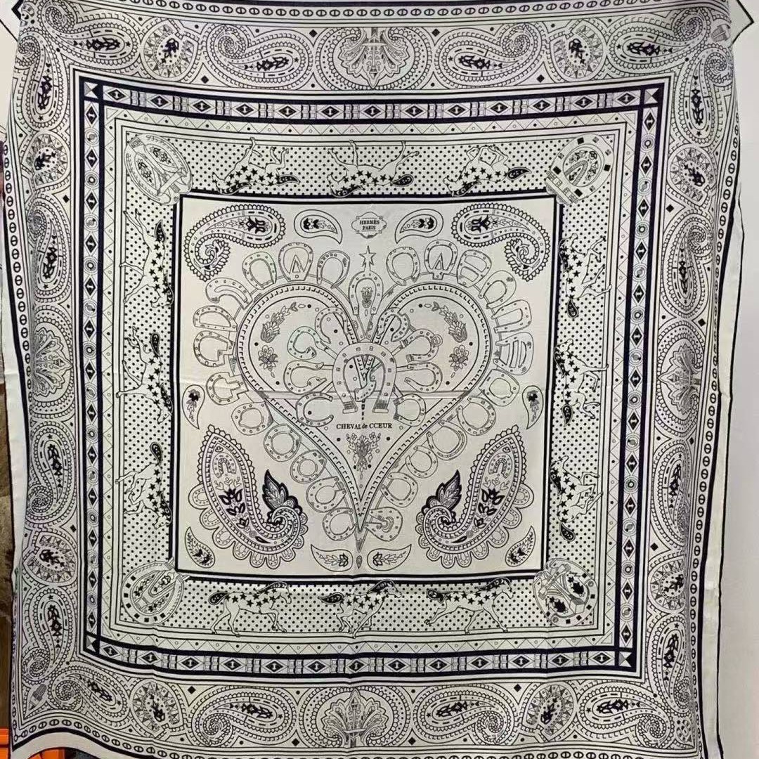 Hermes Cheval de Coeur Bandana Shawl 140 70% Cashmere 30% Silk H244259S 05 - Image 10