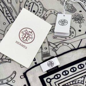 Hermes Cheval de Coeur Bandana Shawl 140 70% Cashmere 30% Silk H244259S 05 - Image 9