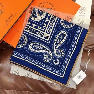 Hermes Cheval de Coeur Bandana Shawl 140 70% Cashmere 30% Silk H244259S 05 - Image 7