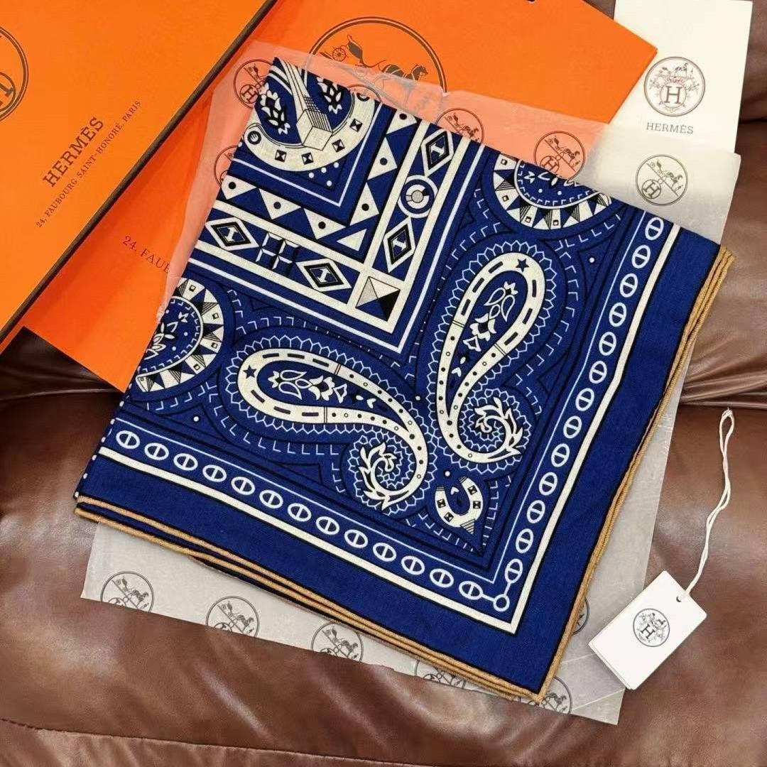 Hermes Cheval de Coeur Bandana Shawl 140 70% Cashmere 30% Silk H244259S 05 - Image 7