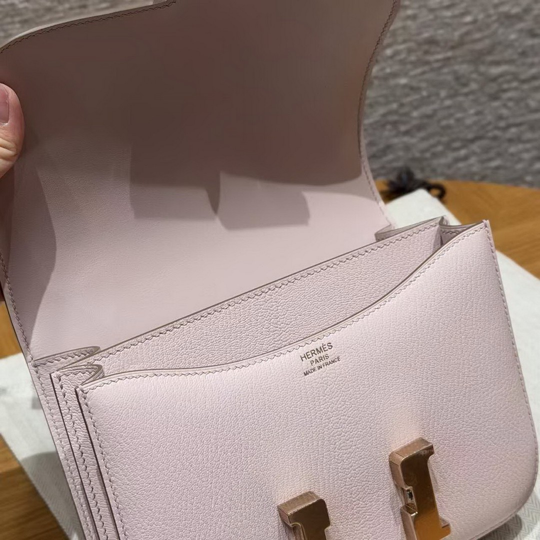 Hermes Constance 19 CM Bag Handmade In Chèvre Calfskin Leather Rose Gold Hardware 09 Mauve Pale - Image 11