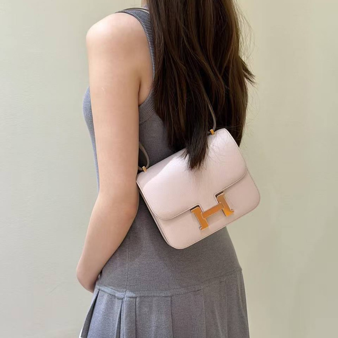 Hermes Constance 19 CM Bag Handmade In Chèvre Calfskin Leather Rose Gold Hardware 09 Mauve Pale - Image 4