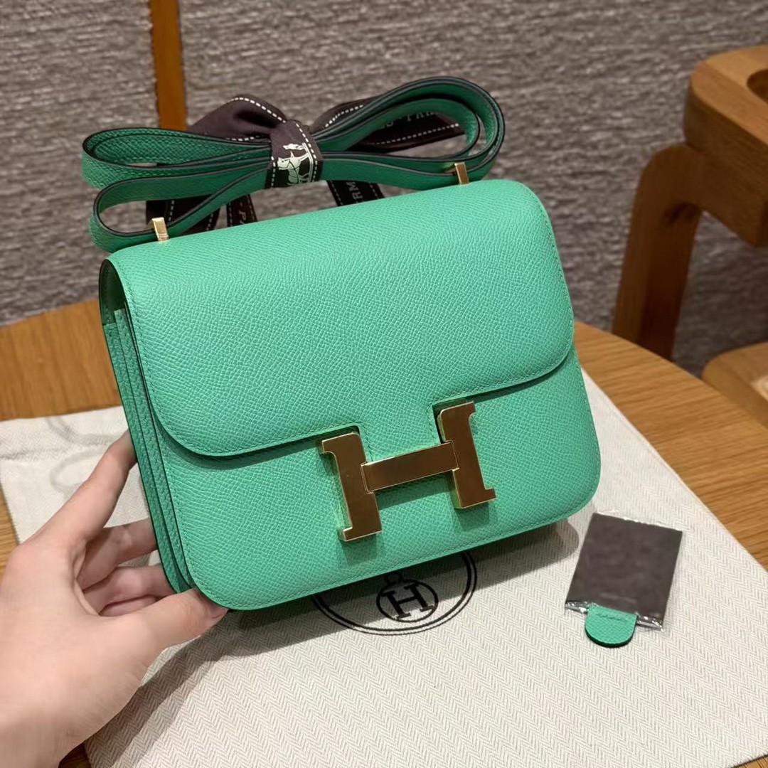 Hermes Constance 19 CM Bag Handmade In Epsom Calfskin Leather Gold Hardware 0Z Vert Comics