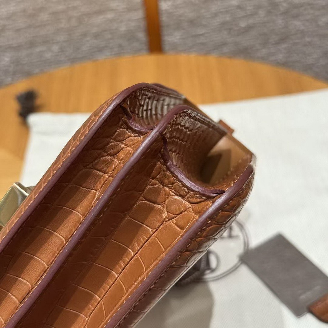 Hermes Constance 19 CM Bag Handmade In Matte Alligator Leather from Mississippi Gold Hardware 37 Gold - Image 9