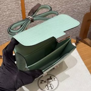 Hermes Constance 19 CM Bag Handmade In Matte Alligator Leather from Mississippi Silver Hardware 6W Menthe - Image 15
