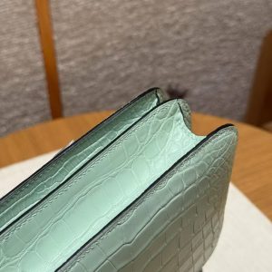 Hermes Constance 19 CM Bag Handmade In Matte Alligator Leather from Mississippi Silver Hardware 6W Menthe - Image 4