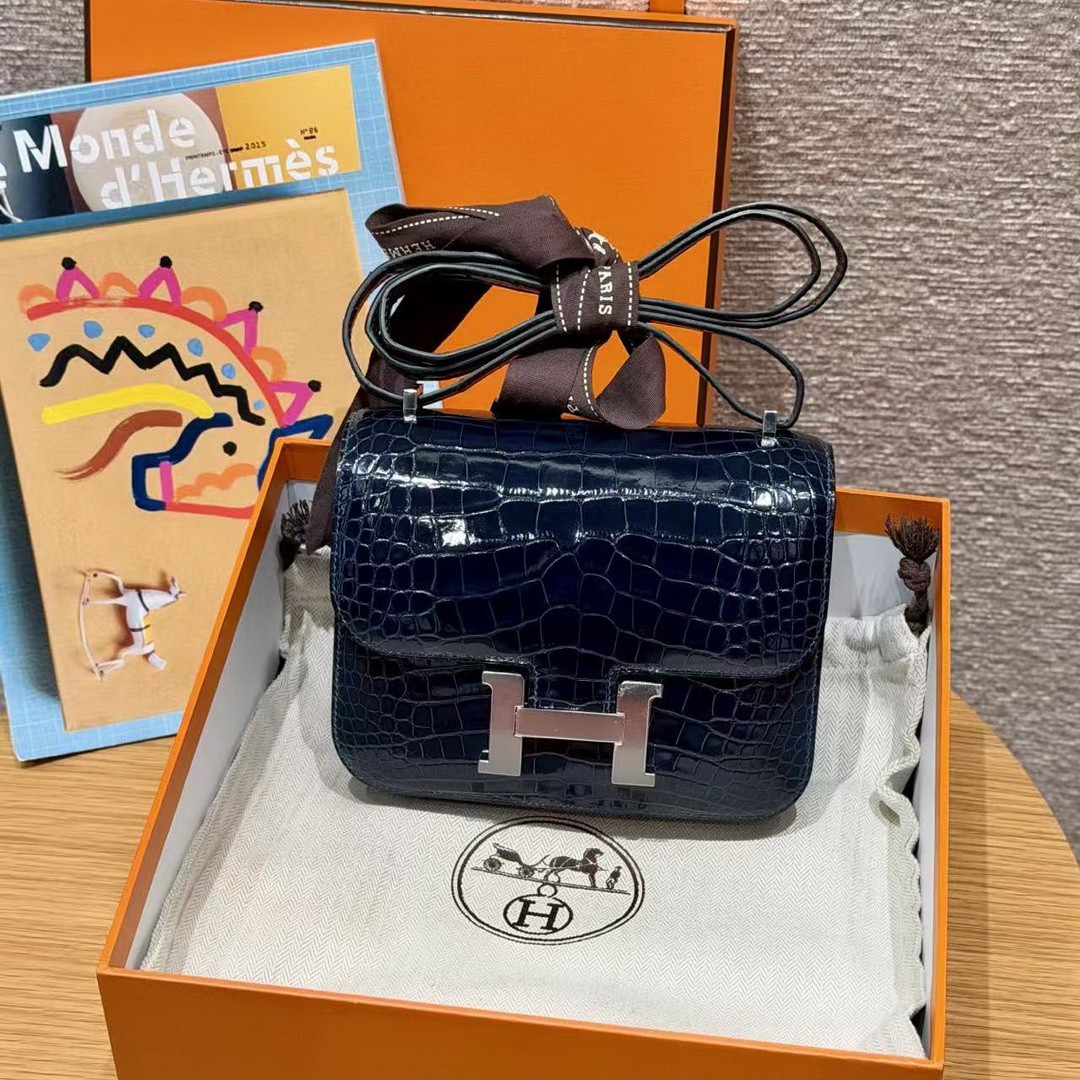 Hermes Constance 19 CM Bag Handmade In Alligator Leather from Mississippi Silver Hardware 78 Bleu Marine - Image 9