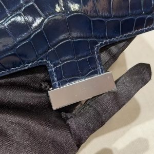 Hermes Constance 19 CM Bag Handmade In Alligator Leather from Mississippi Silver Hardware 78 Bleu Marine - Image 7