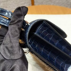 Hermes Constance 19 CM Bag Handmade In Alligator Leather from Mississippi Silver Hardware 78 Bleu Marine - Image 5