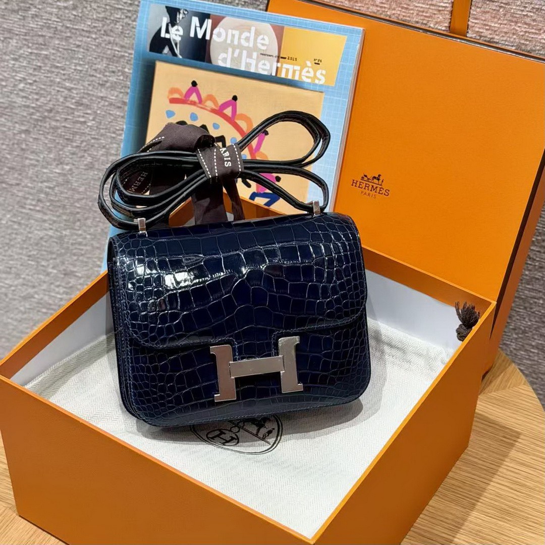Hermes Constance 19 CM Bag Handmade In Alligator Leather from Mississippi Silver Hardware 78 Bleu Marine - Image 3