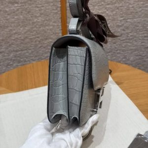 Hermes Constance 19 CM Bag Handmade In Matte Alligator Leather from Mississippi Silver Hardware 80 Gris Perle - Image 22