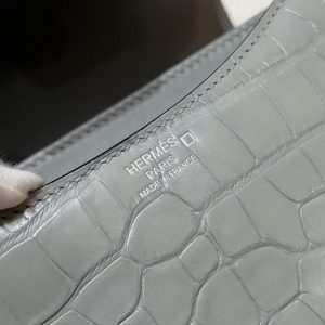 Hermes Constance 19 CM Bag Handmade In Matte Alligator Leather from Mississippi Silver Hardware 80 Gris Perle - Image 18