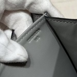 Hermes Constance 19 CM Bag Handmade In Matte Alligator Leather from Mississippi Silver Hardware 80 Gris Perle - Image 17