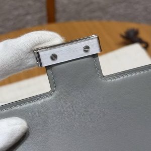 Hermes Constance 19 CM Bag Handmade In Matte Alligator Leather from Mississippi Silver Hardware 80 Gris Perle - Image 14