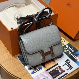 Hermes Constance 19 CM Bag Handmade In Matte Alligator Leather from Mississippi Silver Hardware 80 Gris Perle - Image 5