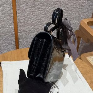Hermes Constance 19 CM Bag Handmade In Alligator Leather from Mississippi Gold Hardware 89 Noir - Image 21