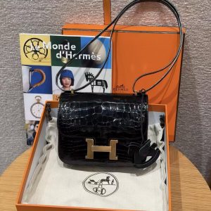 Hermes Constance 19 CM Bag Handmade In Alligator Leather from Mississippi Gold Hardware 89 Noir - Image 14