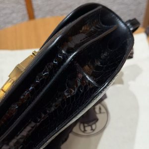 Hermes Constance 19 CM Bag Handmade In Alligator Leather from Mississippi Gold Hardware 89 Noir - Image 7