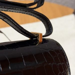 Hermes Constance 19 CM Bag Handmade In Alligator Leather from Mississippi Gold Hardware 89 Noir - Image 5
