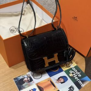 Hermes Constance 19 CM Bag Handmade In Alligator Leather from Mississippi Gold Hardware 89 Noir - Image 3
