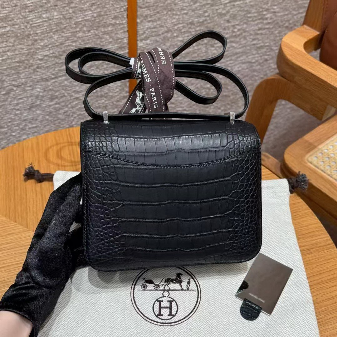 Hermes Constance 19 CM Bag Handmade In Matte America Crocodile Leather Silver Hardware 89 Noir - Image 2