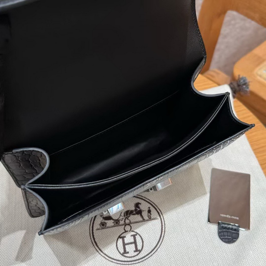 Hermes Constance 19 CM Bag Handmade In Matte America Crocodile Leather Silver Hardware 89 Noir - Image 16
