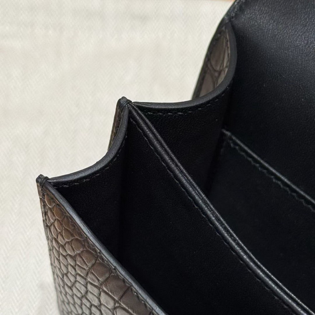 Hermes Constance 19 CM Bag Handmade In Matte America Crocodile Leather Silver Hardware 89 Noir - Image 12