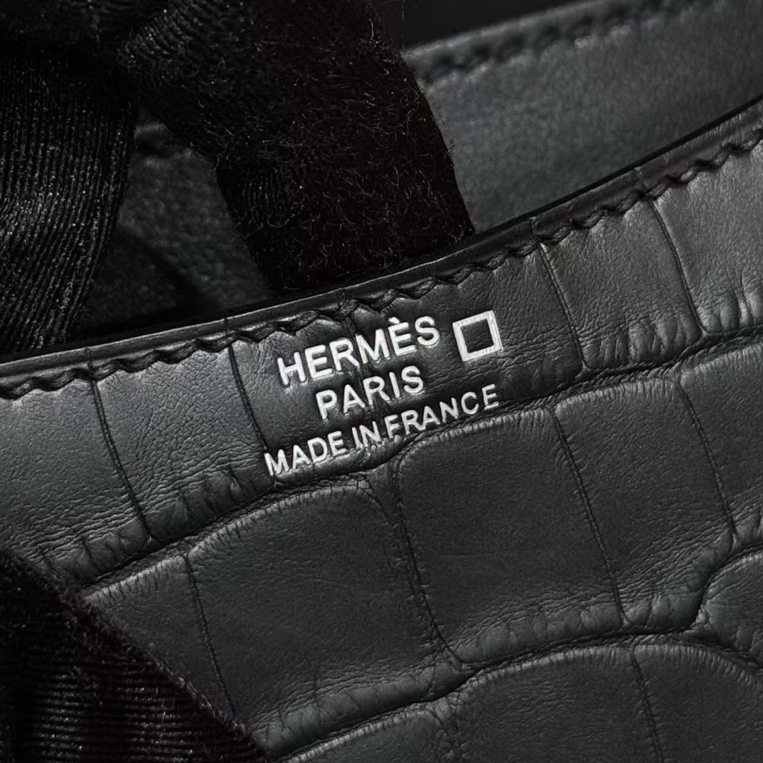 Hermes Constance 19 CM Bag Handmade In Matte America Crocodile Leather Silver Hardware 89 Noir - Image 10
