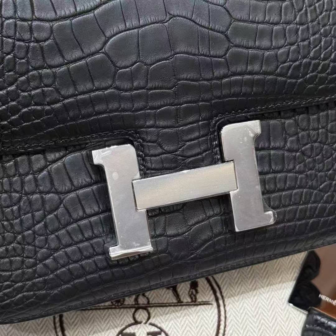 Hermes Constance 19 CM Bag Handmade In Matte America Crocodile Leather Silver Hardware 89 Noir - Image 9