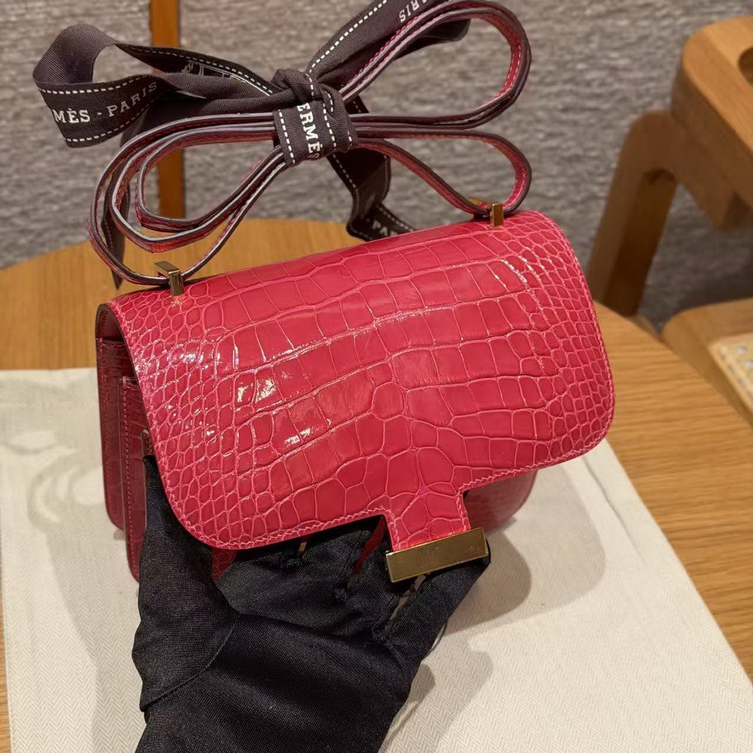 Hermes Constance 19 CM Bag Handmade In Alligator Leather from Mississippi Gold Hardware i6 Rose Extreme - Image 11