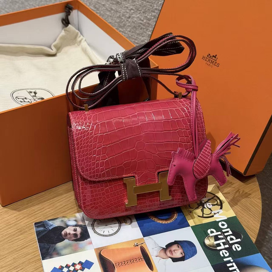 Hermes Constance 19 CM Bag Handmade In Alligator Leather from Mississippi Gold Hardware i6 Rose Extreme - Image 4