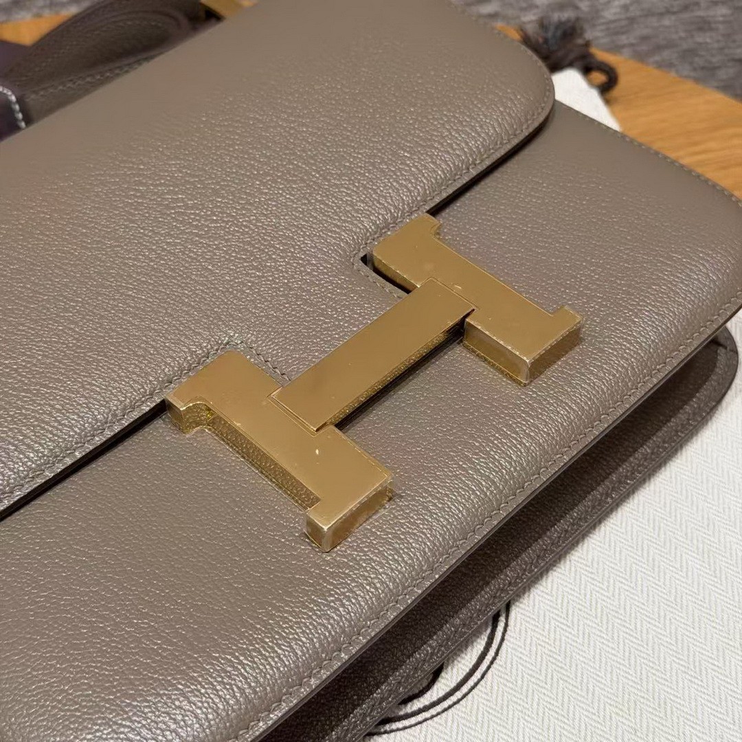 Hermes Constance 24 CM Bag Handmade In Chèvre Calfskin Leather Gold Hardware 18 Etoupe - Image 3
