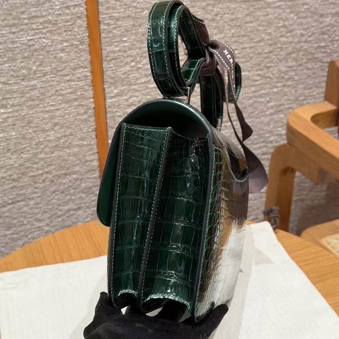 Hermes Constance 24 CM Bag Handmade In Porosus Crocodile Leather Silver Hardware 67 Vert Fonce - Image 17