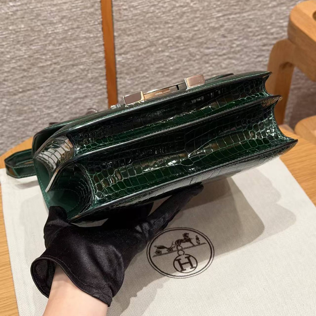 Hermes Constance 24 CM Bag Handmade In Porosus Crocodile Leather Silver Hardware 67 Vert Fonce - Image 16