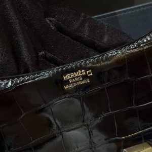 Hermes Constance 24 CM Bag Handmade In Alligator Leather from Mississippi Gold Hardware 89 Noir - Image 14