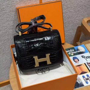 Hermes Constance 24 CM Bag Handmade In Alligator Leather from Mississippi Gold Hardware 89 Noir - Image 10
