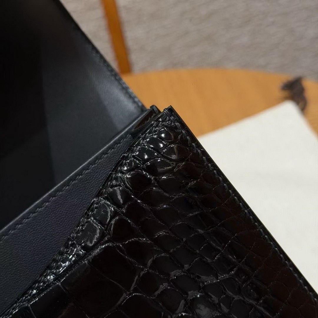 Hermes Constance 24 CM Bag Handmade In Alligator Leather from Mississippi Gold Hardware 89 Noir - Image 5