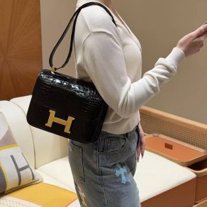 Hermes Constance 24 CM Bag Handmade In Alligator Leather from Mississippi Gold Hardware 89 Noir - Image 4