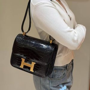 Hermes Constance 24 CM Bag Handmade In Alligator Leather from Mississippi Gold Hardware 89 Noir - Image 3