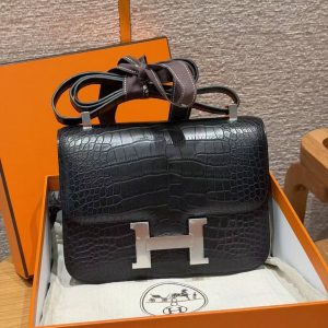 Hermes Constance 24 CM Bag Handmade In Alligator Leather from Mississippi Silver Hardware 89 Noir