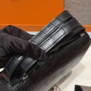 Hermes Constance 24 CM Bag Handmade In Alligator Leather from Mississippi Silver Hardware 89 Noir - Image 4