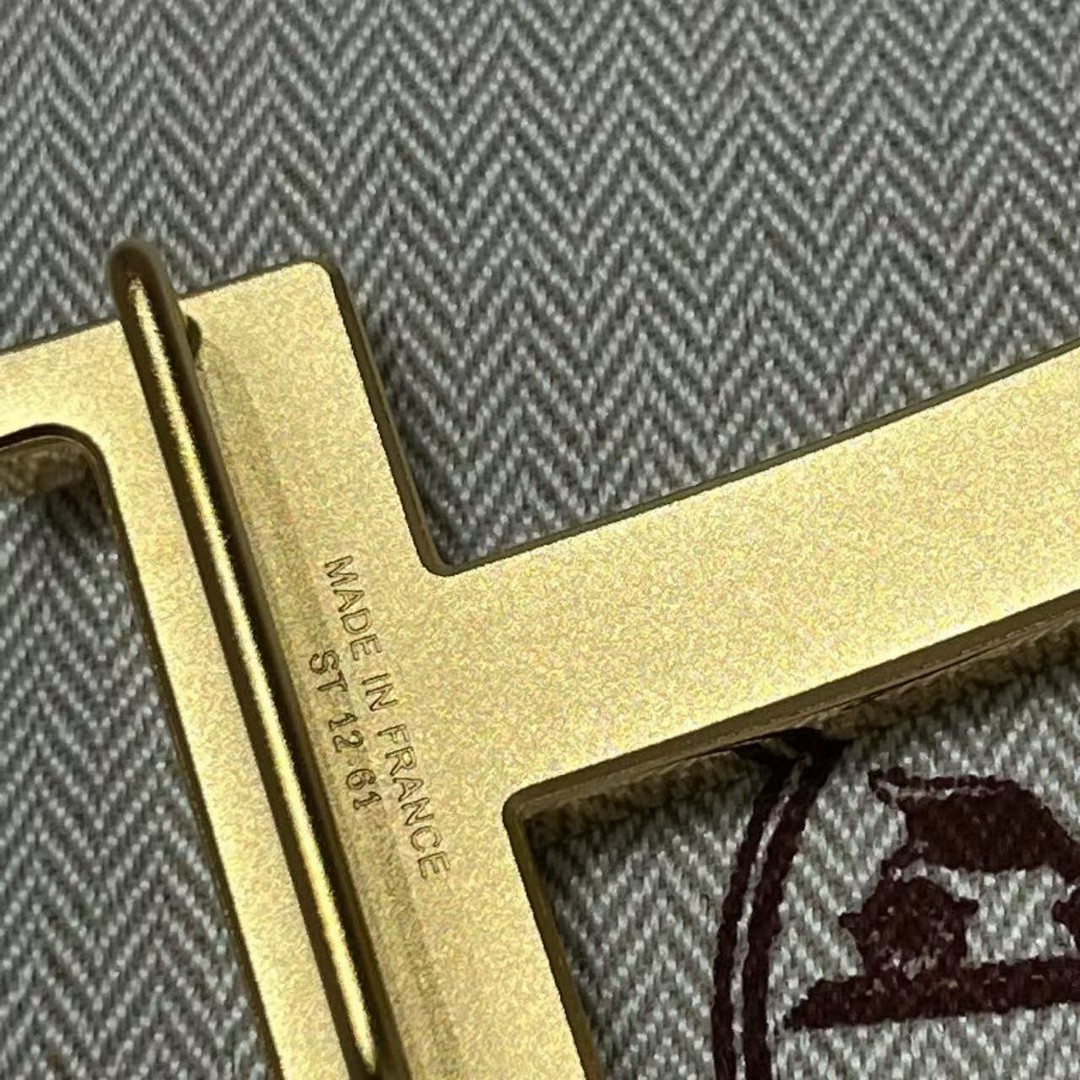 Constance Belt Buckle & Mississippiensis Alligator Leather Strap 38 mm Permabrass Buckle Yellow Gold Noir - Image 3