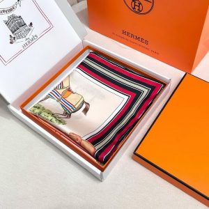 Alternative view of Hermes Couvertures et Tenues de Jour Forever Scarf 90 100% Silk H001356S 36