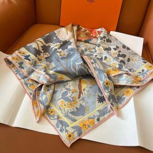 Alternative view of Hermes Dans les Bras de Selene Scarf 90 100% Silk H004284S 07