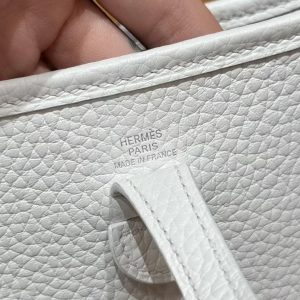 Hermes Evelyne 16 CM Bag Handmade In Taurillon Clemence Leather Sliver Hardware 01 Blanc - Image 13