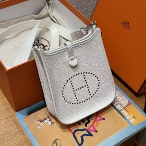 Hermes Evelyne 16 CM Bag Handmade In Taurillon Clemence Leather Sliver Hardware 01 Blanc - Image 8